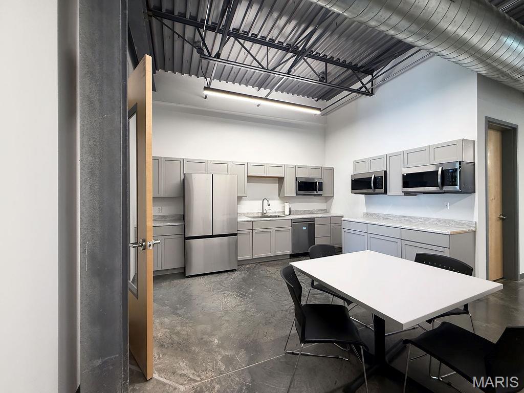 Cadwallader Acres - Commercial Sale