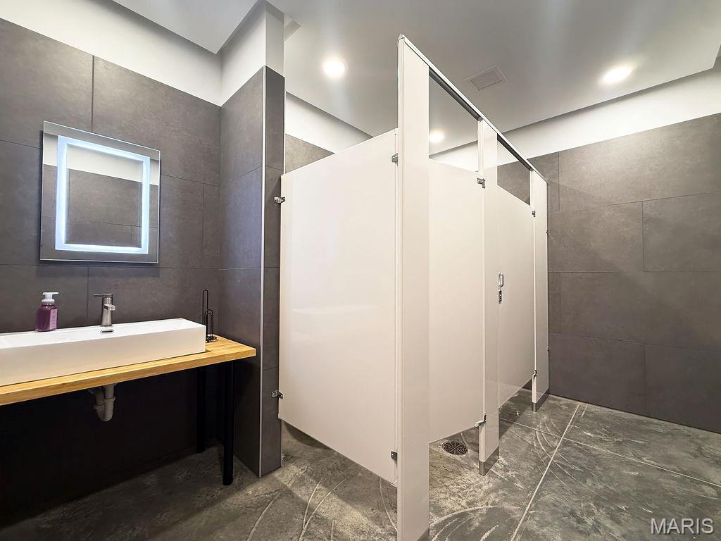 Cadwallader Acres - Commercial Sale