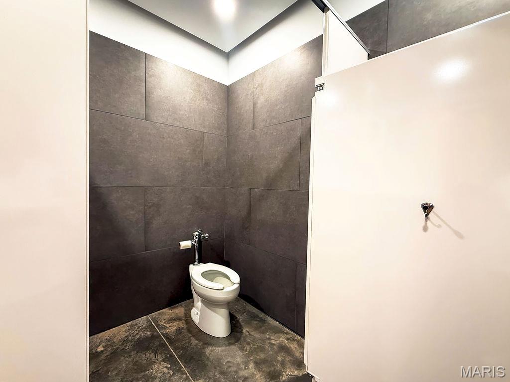 Cadwallader Acres - Commercial Sale