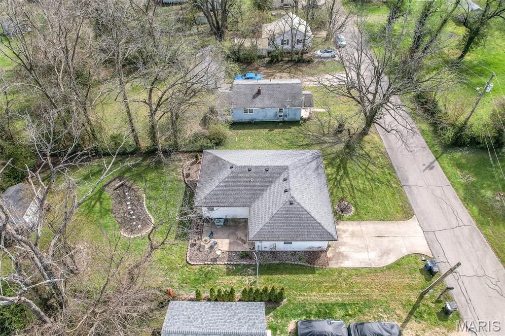 Photo of 592 Center Avenue, Lebanon, MO 65536 (MLS # 26019847)