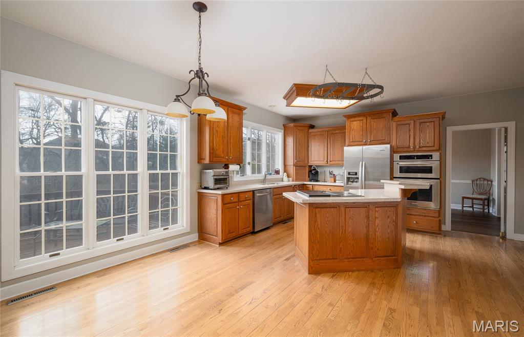 Oak Knoll Country Estate - Residential