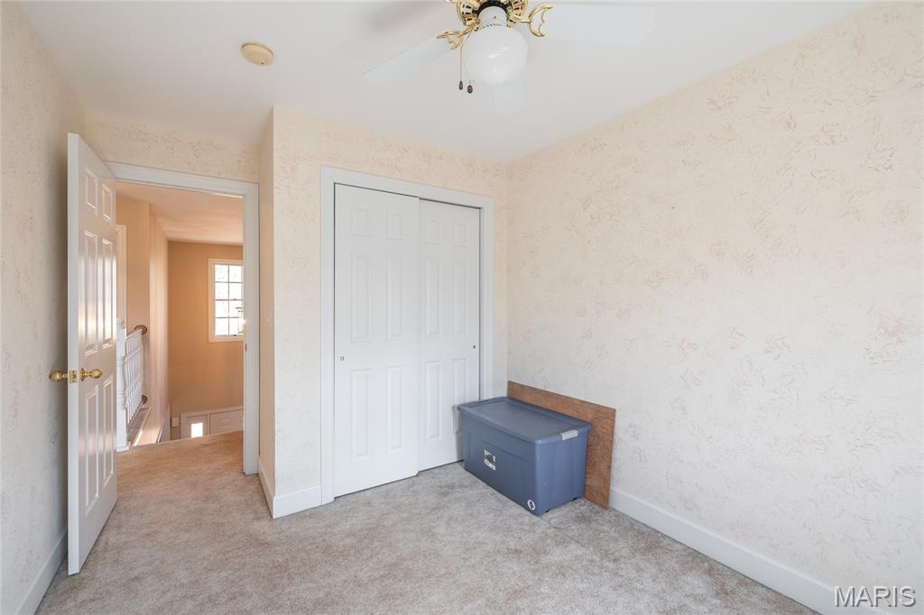 Oak Knoll Country Estate - Residential