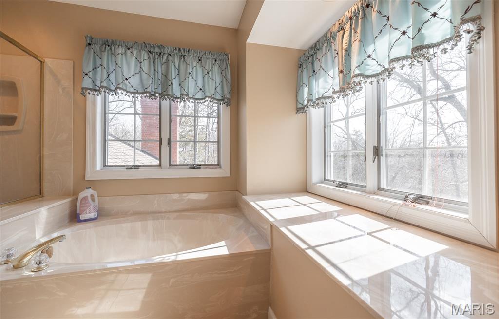 Oak Knoll Country Estate - Residential