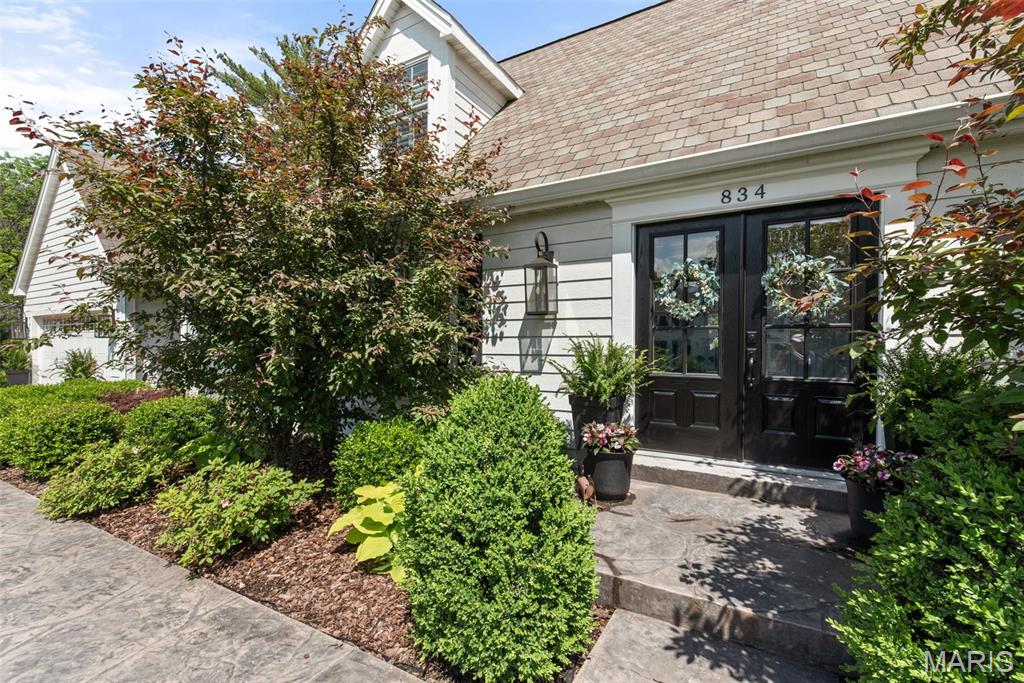 834 Twin Pine Drive Drive