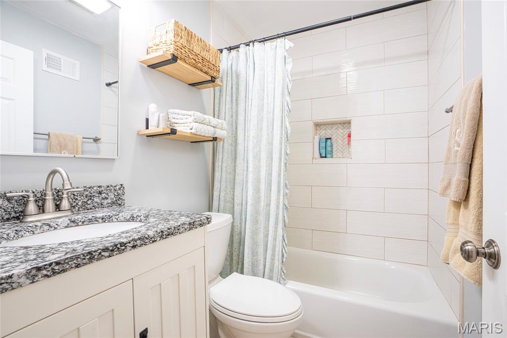 WEBSTER OAKS - Residential