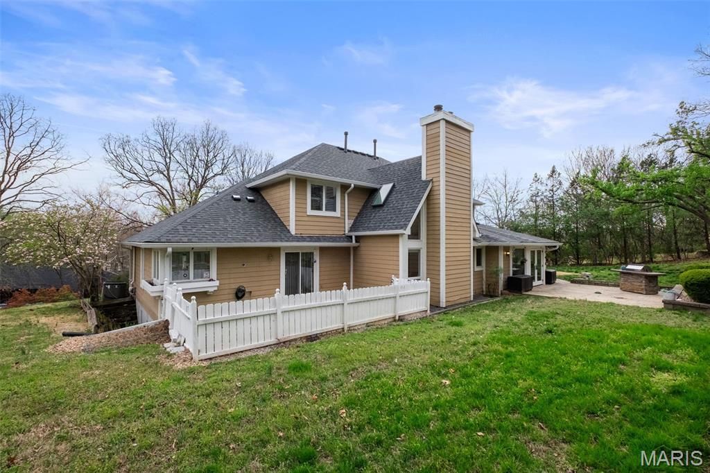 Photo of 9030 Middlewood Court, Sunset Hills, MO 63127 (MLS # 26018556)