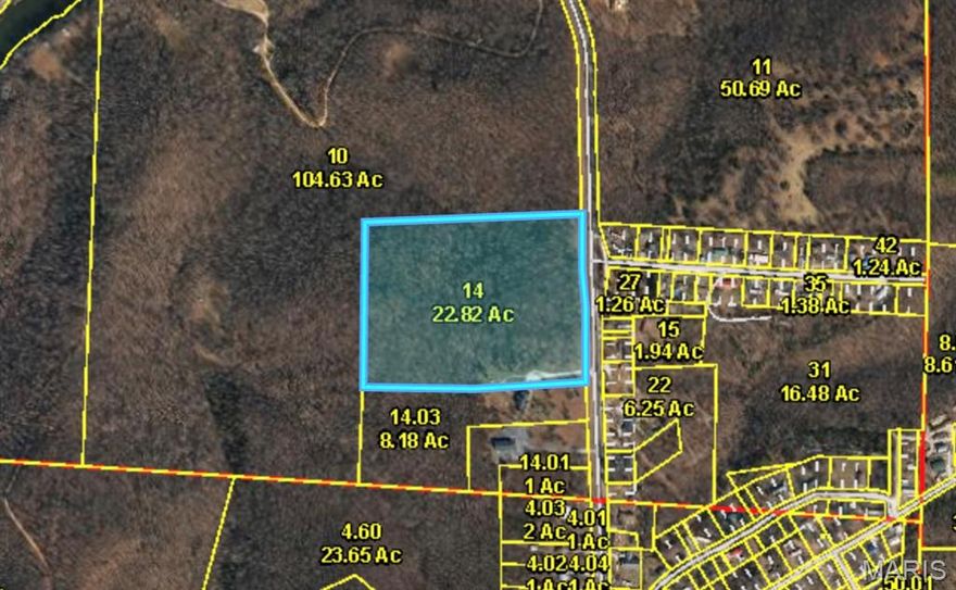 22 +/- acres in Pulaski County Missouri. This parcel offers a variety of possibilities as it could be used for a private residence, hunting retreat or residential development all while being just minutes from St. Robert MO, Dixon, MO or Fort Leonard Wood Army base. Enjoy the added connivence of county water and electrical poles already in place on the property. Your building plans can start right away. This property slopes to the rear and offers great views of the Gasconade River below. Come see it soon!