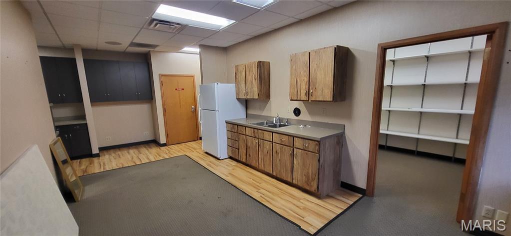 Thos J Kennerly Estate Ptn - Commercial Lease