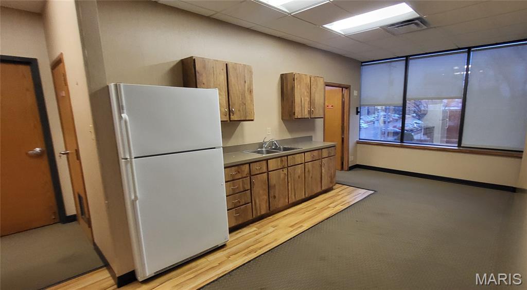 Thos J Kennerly Estate Ptn - Commercial Lease
