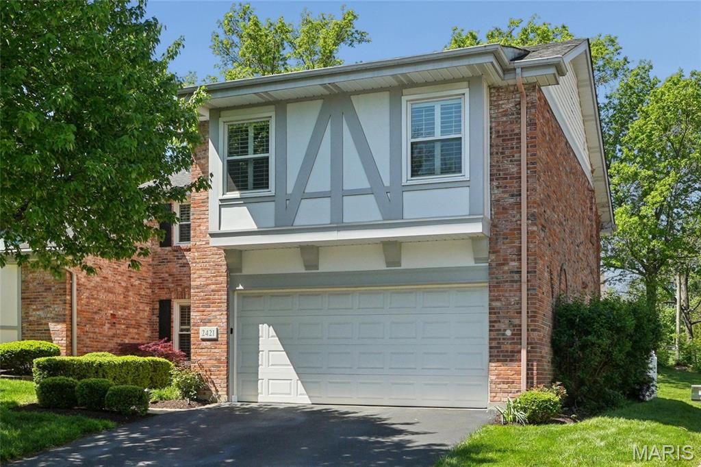 Photo of 2421 Baxton Way, Chesterfield, MO 63017 (MLS # 26021154)