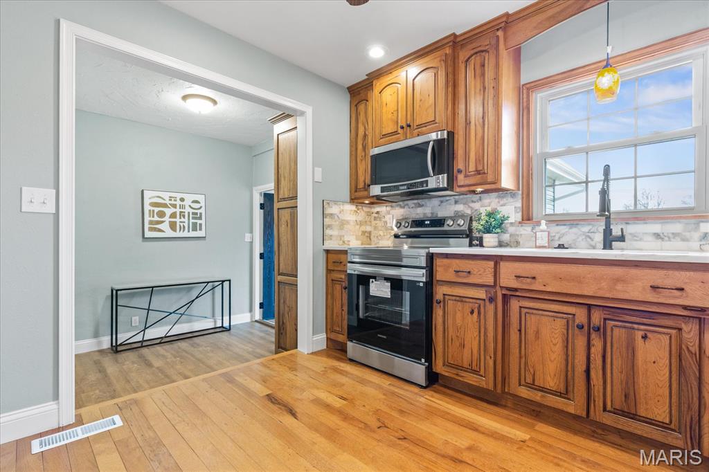 Elmwood Manor #10 Rev - Residential