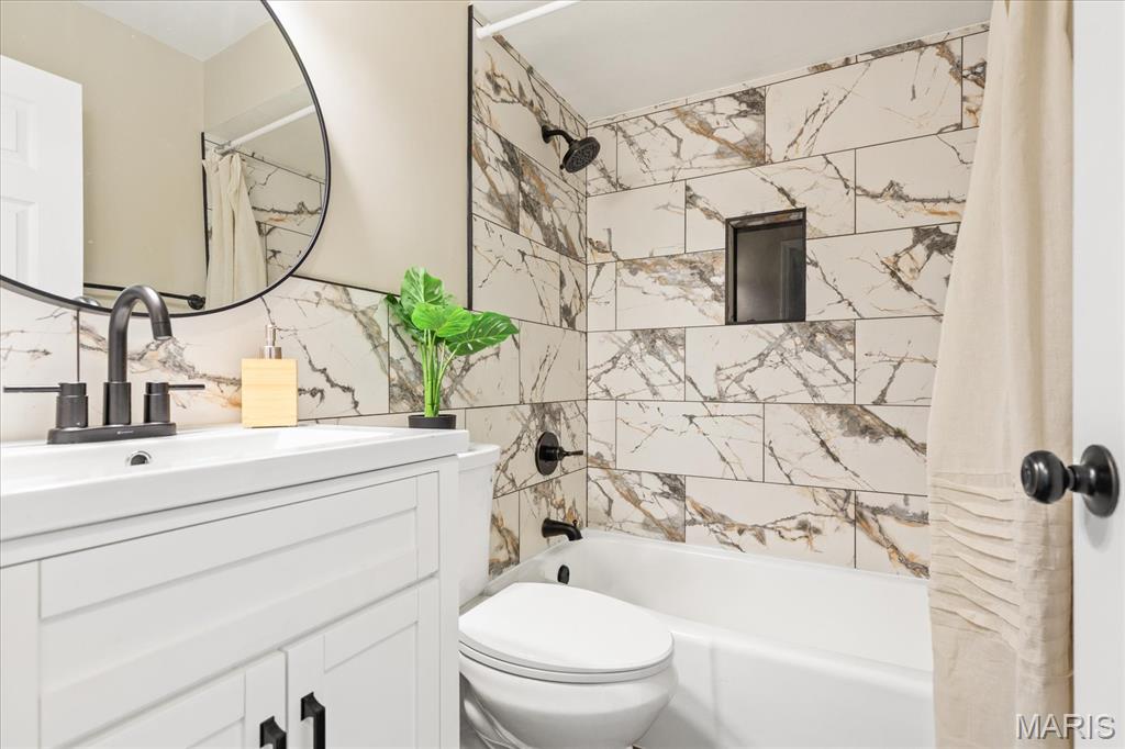 Elmwood Manor #10 Rev - Residential