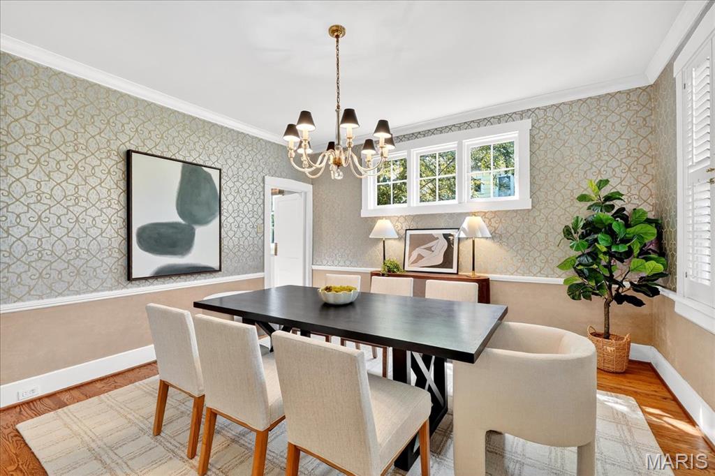 Webster Groves, Missouri 63119, United States, 4 Bedrooms Bedrooms, ,4 BathroomsBathrooms,Residential,Pending,211639