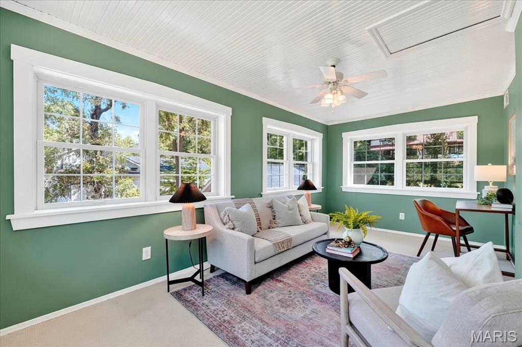 Webster Groves, Missouri 63119, United States, 4 Bedrooms Bedrooms, ,4 BathroomsBathrooms,Residential,Pending,211639