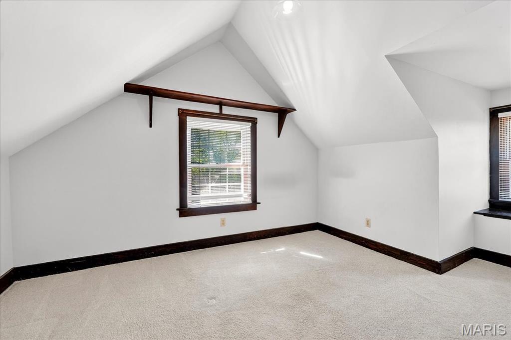 Webster Groves, Missouri 63119, United States, 4 Bedrooms Bedrooms, ,4 BathroomsBathrooms,Residential,Pending,211639