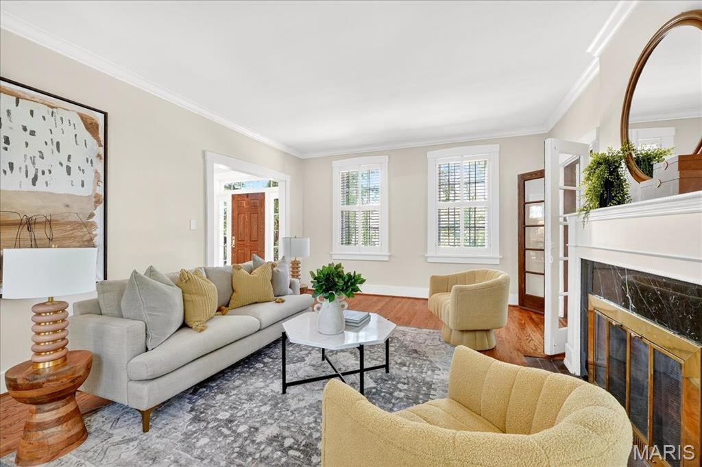 Webster Groves, Missouri 63119, United States, 4 Bedrooms Bedrooms, ,4 BathroomsBathrooms,Residential,Pending,211639