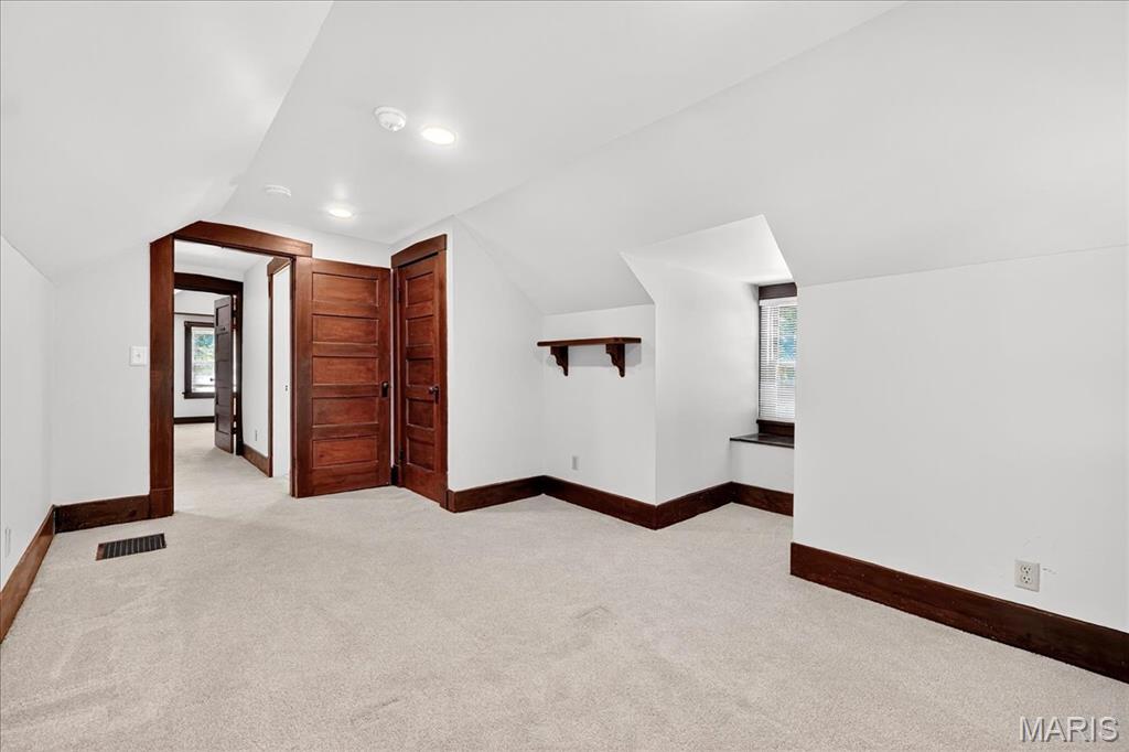 Webster Groves, Missouri 63119, United States, 4 Bedrooms Bedrooms, ,4 BathroomsBathrooms,Residential,Pending,211639