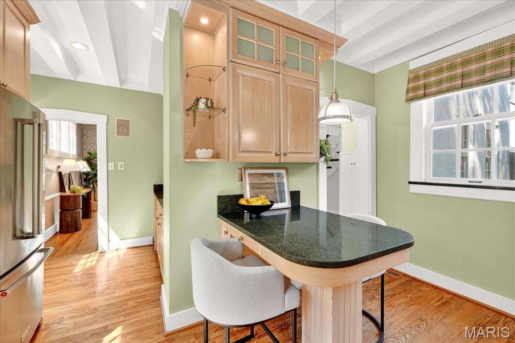 Webster Groves, Missouri 63119, United States, 4 Bedrooms Bedrooms, ,4 BathroomsBathrooms,Residential,Pending,211639