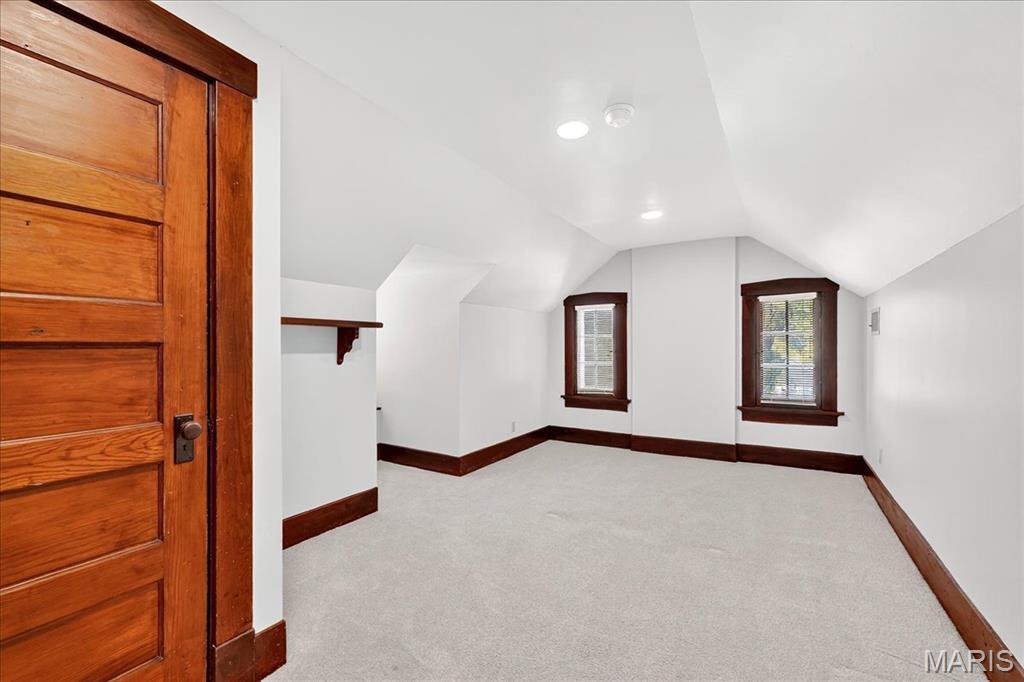 Webster Groves, Missouri 63119, United States, 4 Bedrooms Bedrooms, ,4 BathroomsBathrooms,Residential,Pending,211639