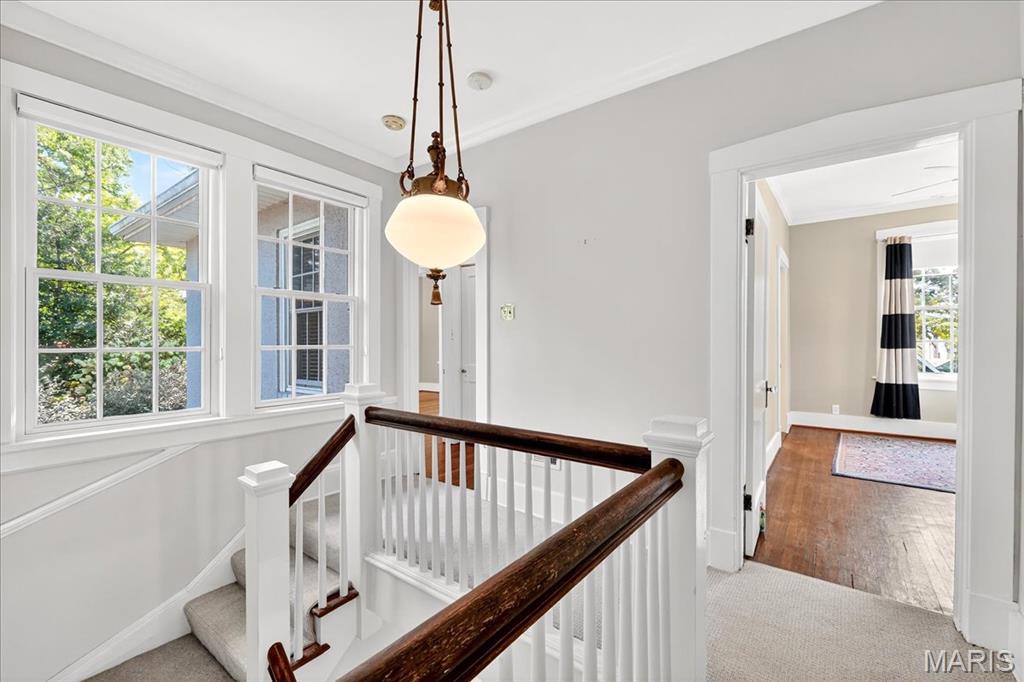 Webster Groves, Missouri 63119, United States, 4 Bedrooms Bedrooms, ,4 BathroomsBathrooms,Residential,Pending,211639