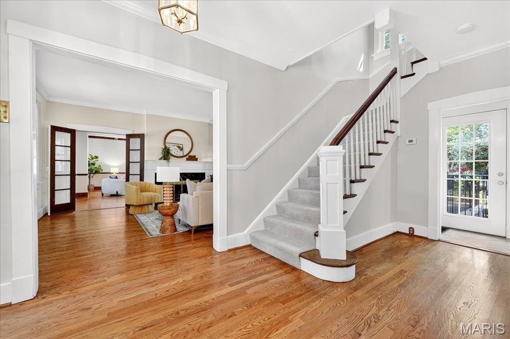 Webster Groves, Missouri 63119, United States, 4 Bedrooms Bedrooms, ,4 BathroomsBathrooms,Residential,Pending,211639