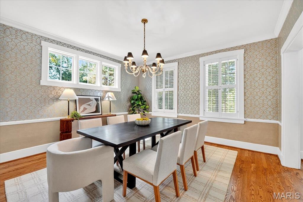 Webster Groves, Missouri 63119, United States, 4 Bedrooms Bedrooms, ,4 BathroomsBathrooms,Residential,Pending,211639