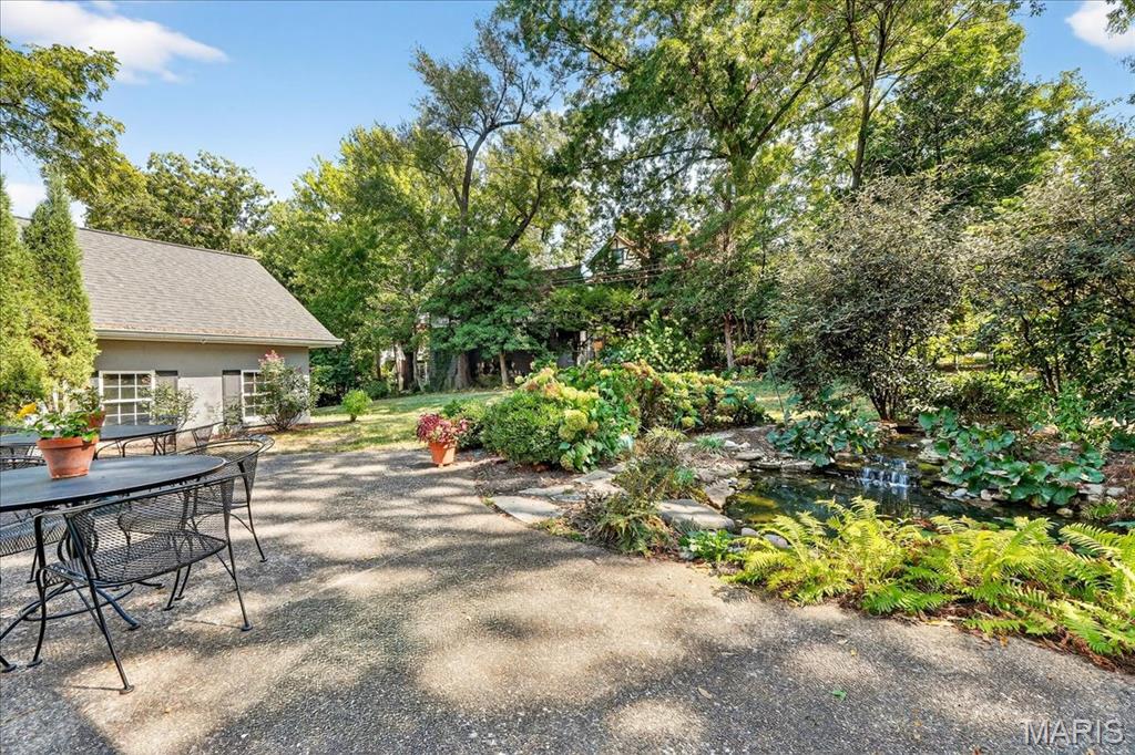 Webster Groves, Missouri 63119, United States, 4 Bedrooms Bedrooms, ,4 BathroomsBathrooms,Residential,Pending,211639