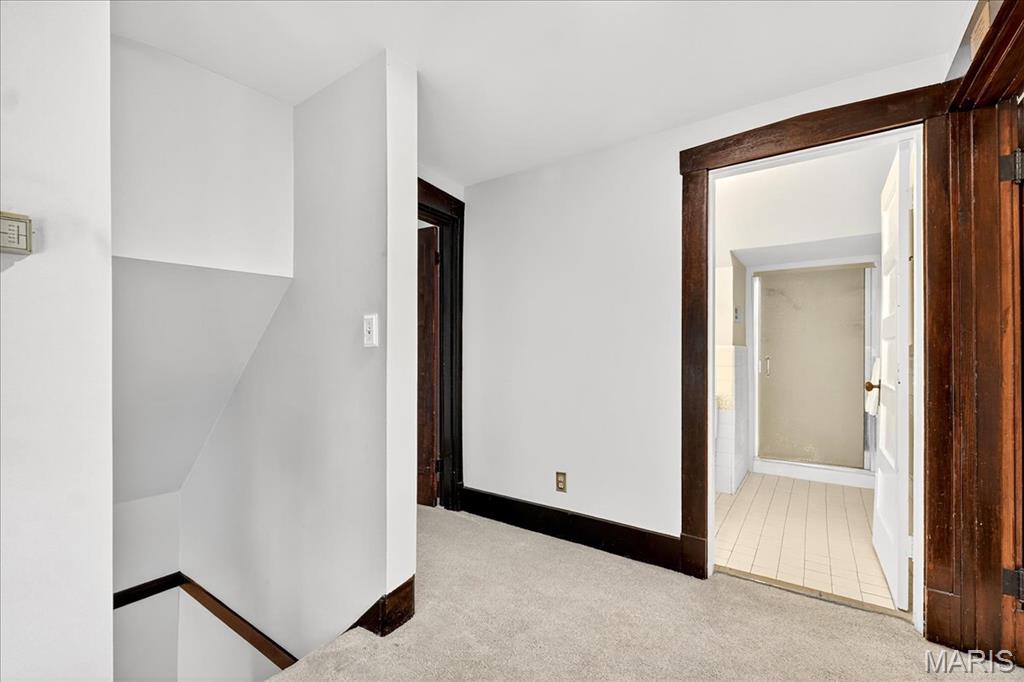 Webster Groves, Missouri 63119, United States, 4 Bedrooms Bedrooms, ,4 BathroomsBathrooms,Residential,Pending,211639