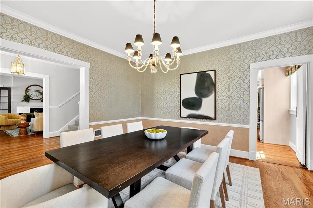 Webster Groves, Missouri 63119, United States, 4 Bedrooms Bedrooms, ,4 BathroomsBathrooms,Residential,Pending,211639