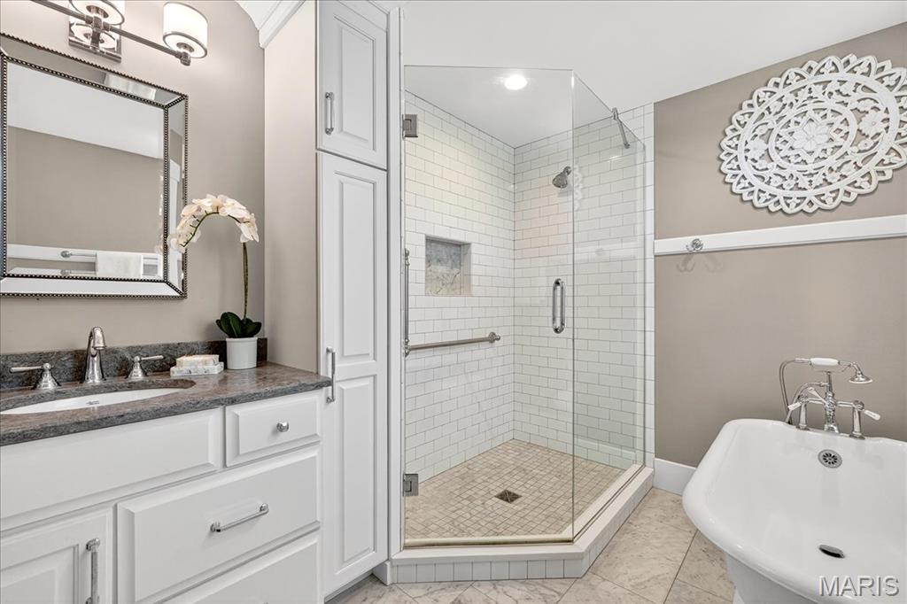 Webster Groves, Missouri 63119, United States, 4 Bedrooms Bedrooms, ,4 BathroomsBathrooms,Residential,Pending,211639