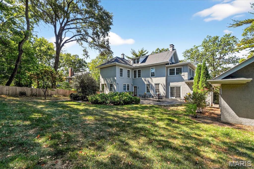 Webster Groves, Missouri 63119, United States, 4 Bedrooms Bedrooms, ,4 BathroomsBathrooms,Residential,Pending,211639