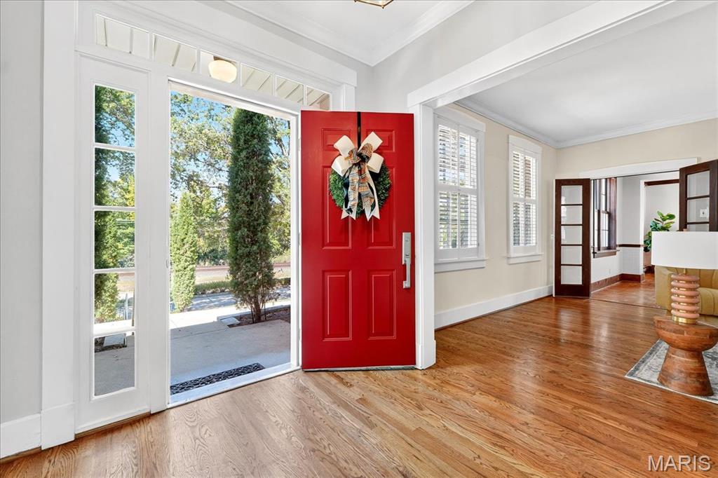 Webster Groves, Missouri 63119, United States, 4 Bedrooms Bedrooms, ,4 BathroomsBathrooms,Residential,Pending,211639