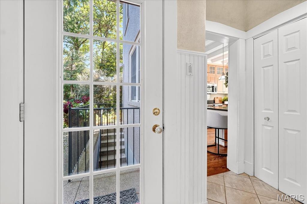 Webster Groves, Missouri 63119, United States, 4 Bedrooms Bedrooms, ,4 BathroomsBathrooms,Residential,Pending,211639