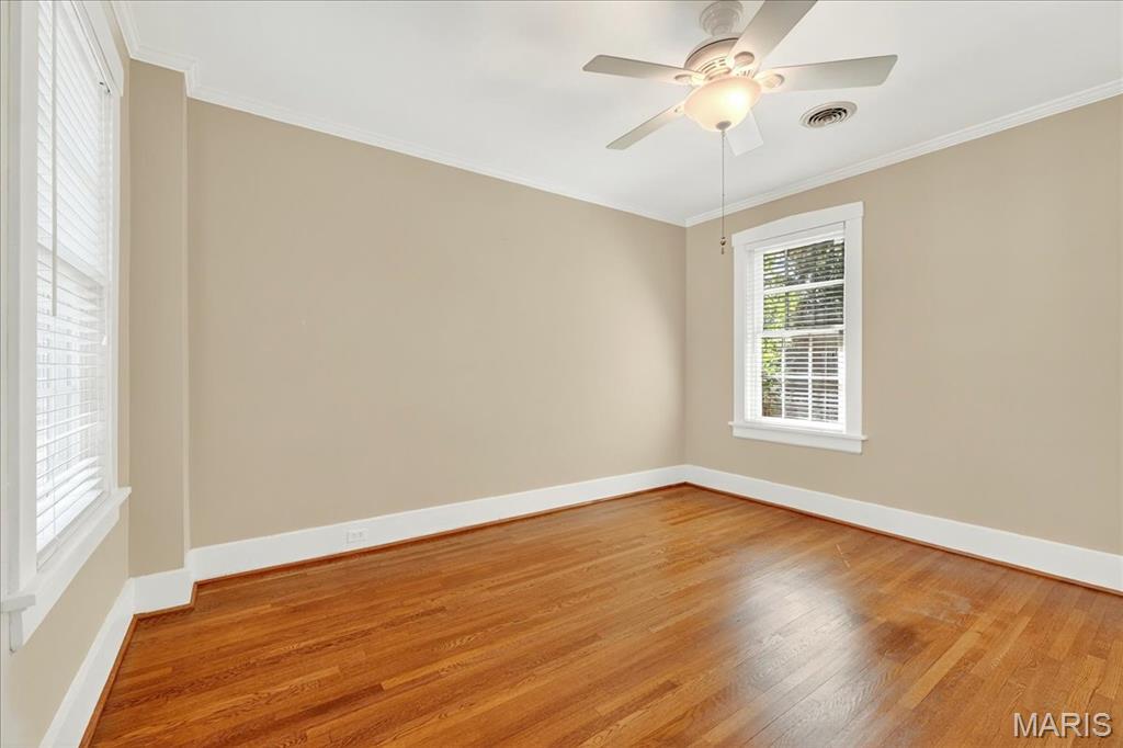 Webster Groves, Missouri 63119, United States, 4 Bedrooms Bedrooms, ,4 BathroomsBathrooms,Residential,Pending,211639