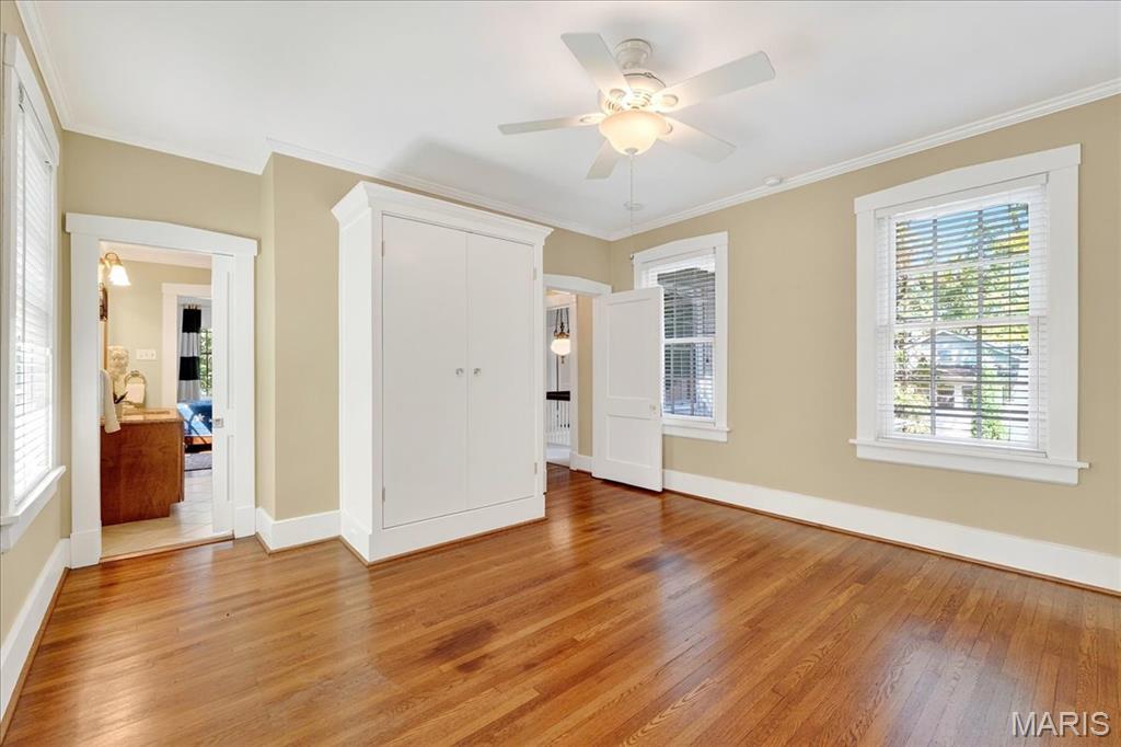 Webster Groves, Missouri 63119, United States, 4 Bedrooms Bedrooms, ,4 BathroomsBathrooms,Residential,Pending,211639