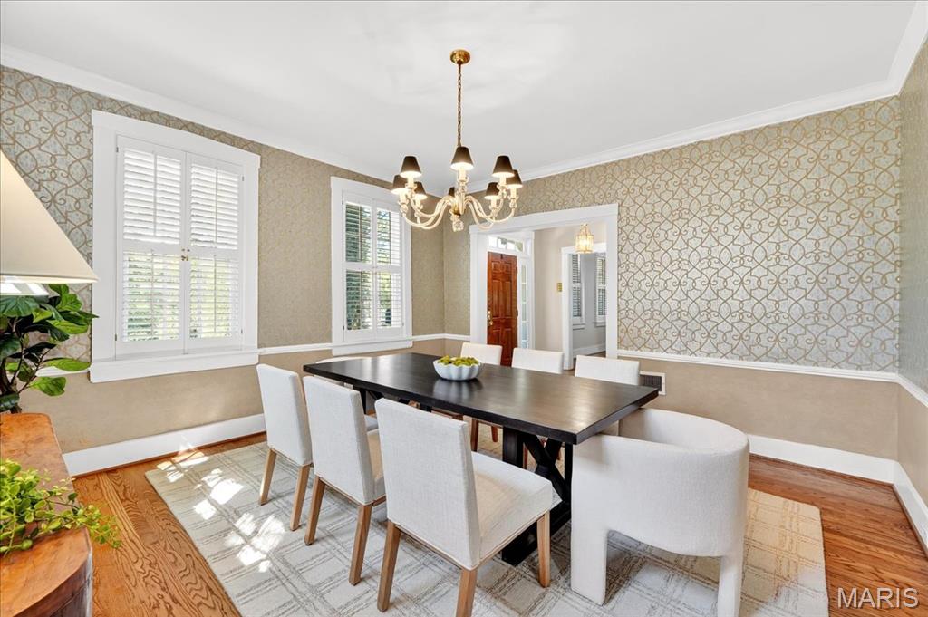 Webster Groves, Missouri 63119, United States, 4 Bedrooms Bedrooms, ,4 BathroomsBathrooms,Residential,Pending,211639