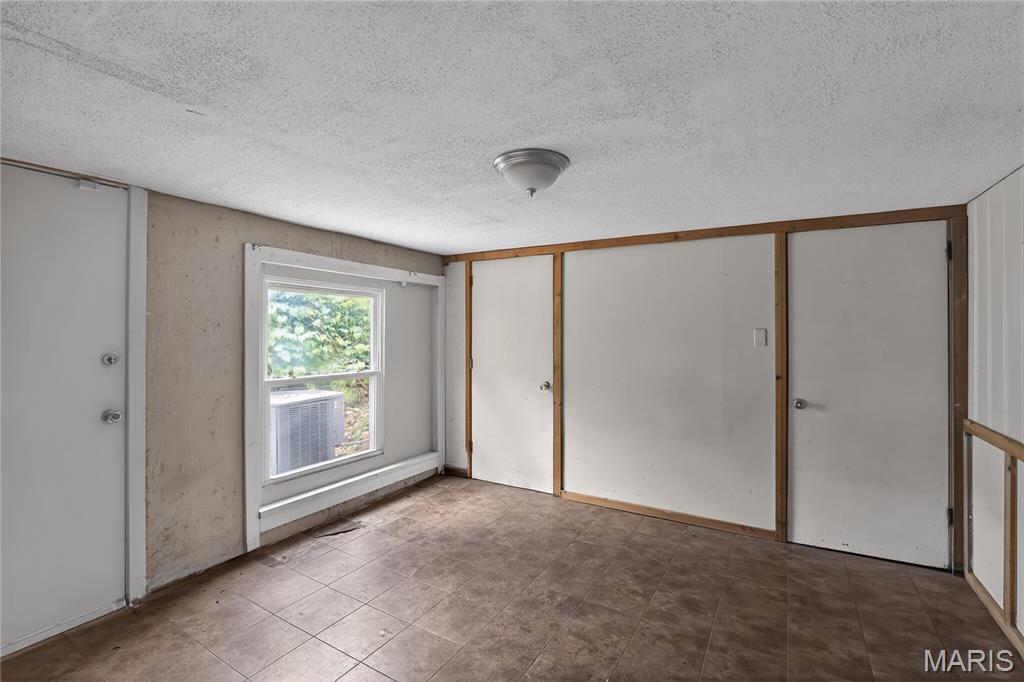 St Cyr Hills 1 - Residential