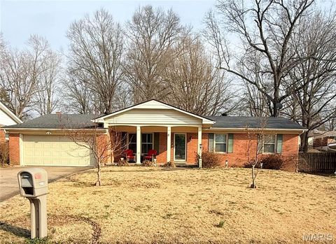 Photo of 1508 Kingsbury Drive, Cape Girardeau, MO 63701 (MLS # 26012204)
