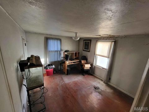 Tiny photo for 1112 Hickam ST, Boonville, MO 65233 (MLS # 26029866)