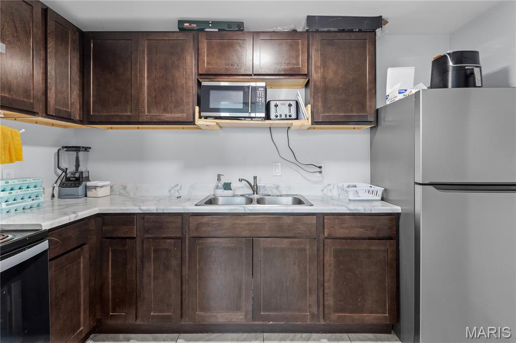 Dwyers Add - Residential Income