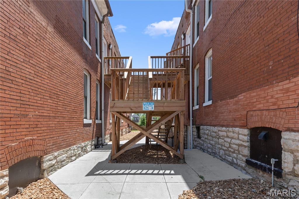 Dwyers Add - Residential Income