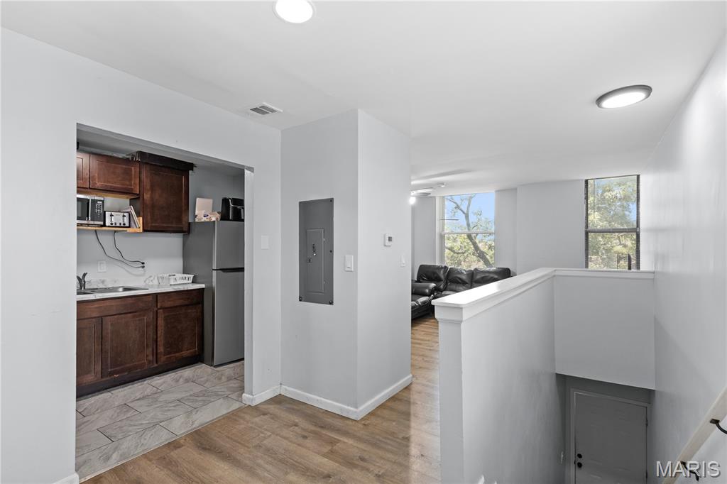 Dwyers Add - Residential Income