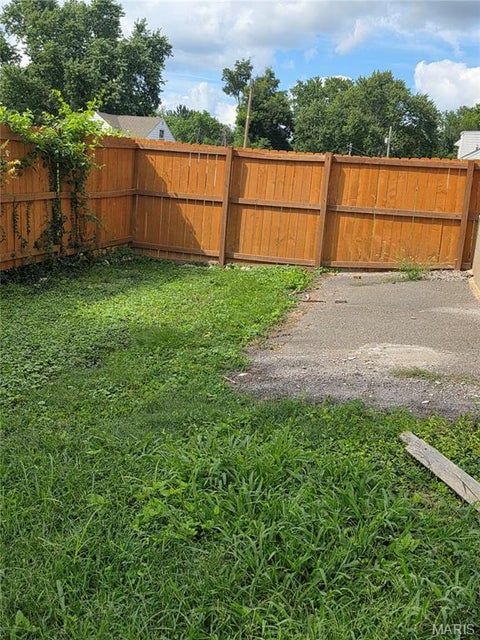 Tiny photo for 8000 Plymouth Court, Berkeley, MO 63134 (MLS # 26058374)