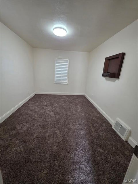 Tiny photo for 8000 Plymouth Court, Berkeley, MO 63134 (MLS # 26058374)