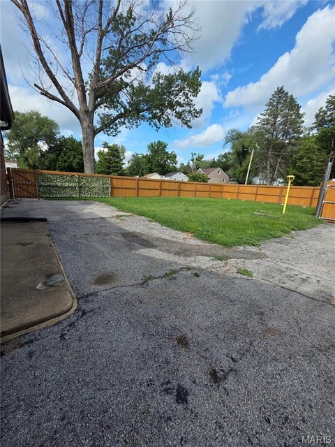 Tiny photo for 8000 Plymouth Court, Berkeley, MO 63134 (MLS # 26058374)