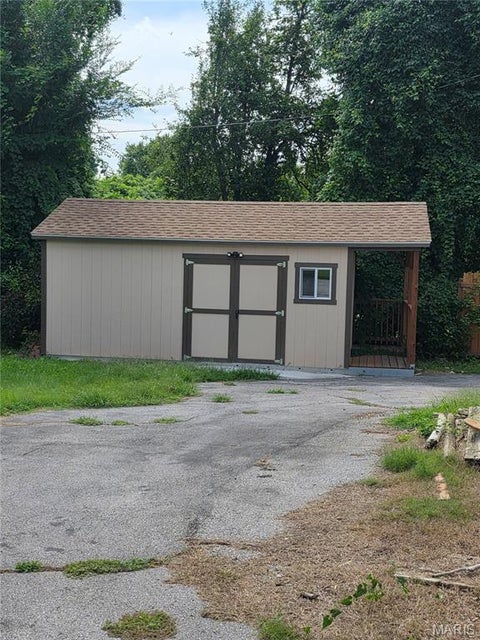 Tiny photo for 8000 Plymouth Court, Berkeley, MO 63134 (MLS # 26058374)