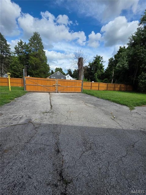 Tiny photo for 8000 Plymouth Court, Berkeley, MO 63134 (MLS # 26058374)