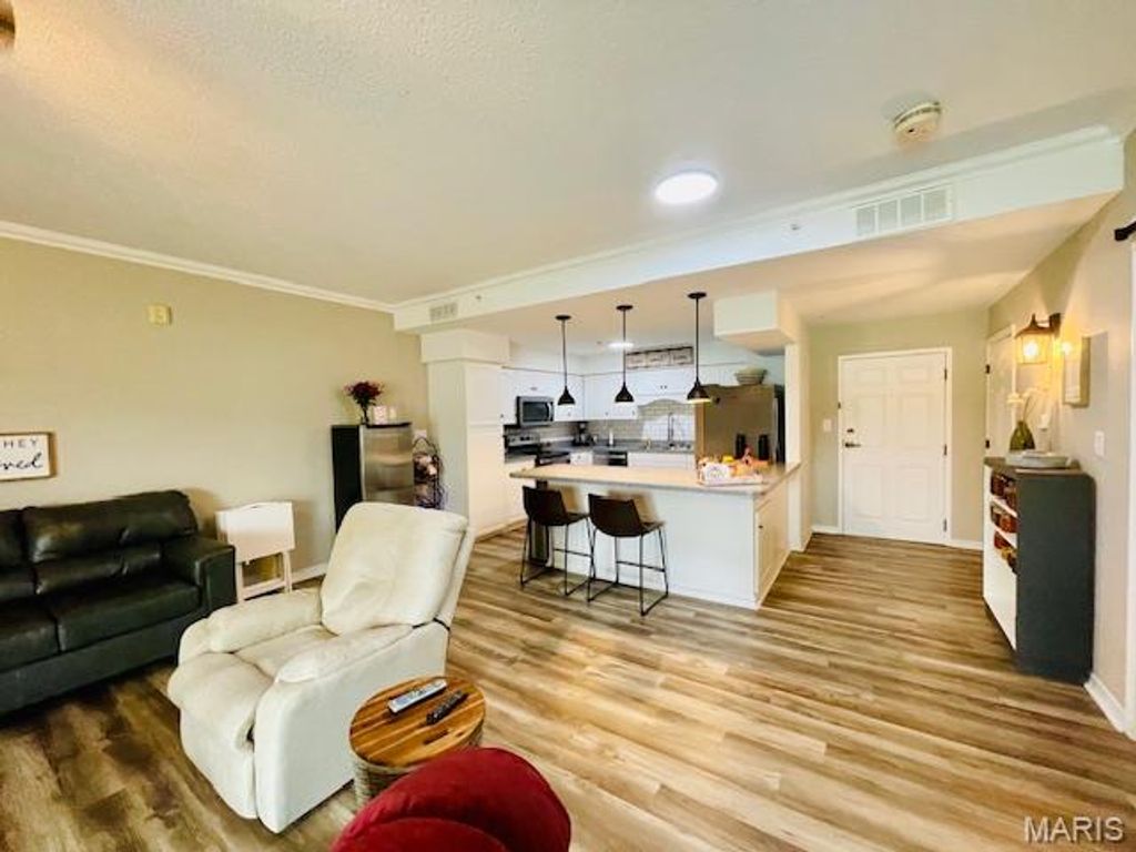 Photo of 1300 N Main Street #204, Sikeston, MO 63801 (MLS # 26013837)