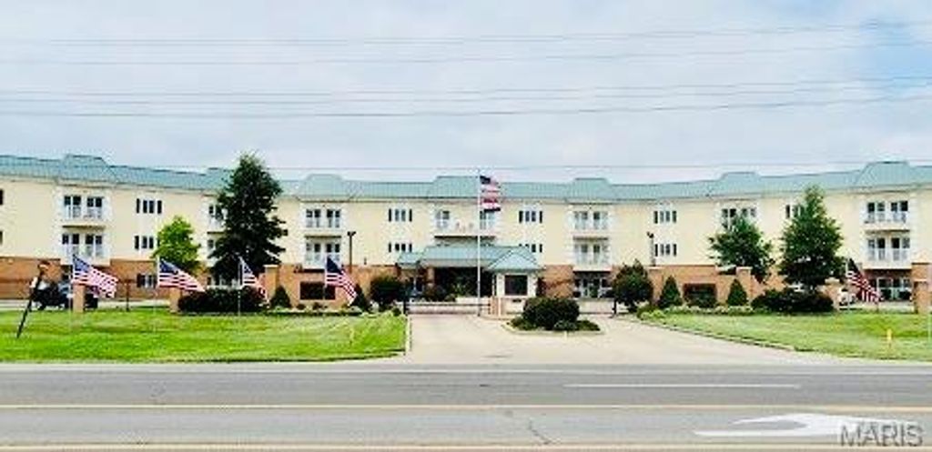 Photo of 1300 N Main Street #204, Sikeston, MO 63801 (MLS # 26013837)