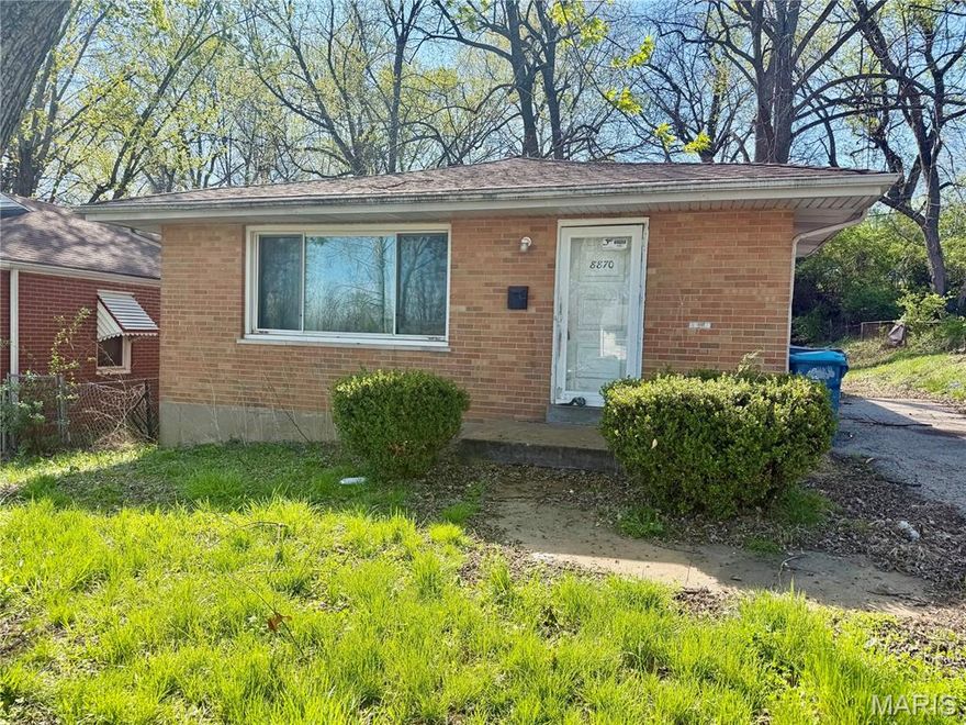 Check out this spacious 3 bed 1 bath home in Jennings with tons of potential. This home would be great as a rental or for an owner occupant willing to put in some sweat equity. Don't miss out!